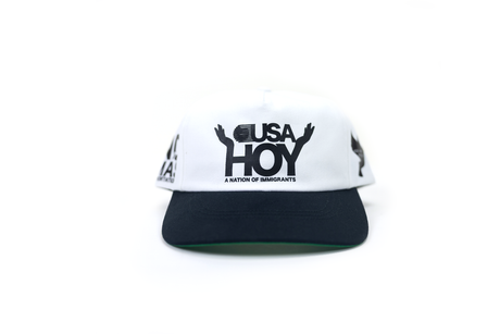 White and black cap with 'USA Hoy' text on a white background